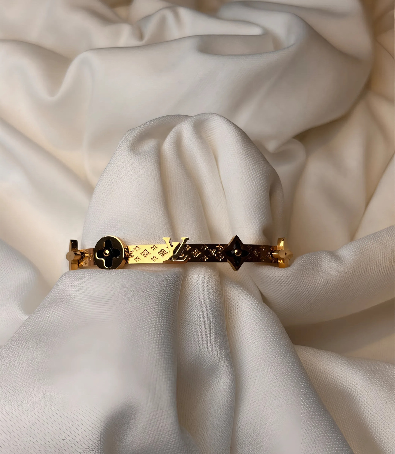 LV Clover Bangle